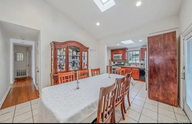 $650,000 | 160 Stahley Street, Brentwood, NY 11717