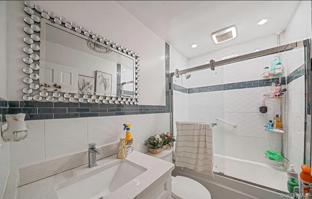 $650,000 | 160 Stahley Street, Brentwood, NY 11717