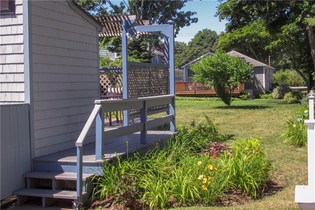 44 Benson Avenue Westerly, RI 02891 - Photo 24 of 35