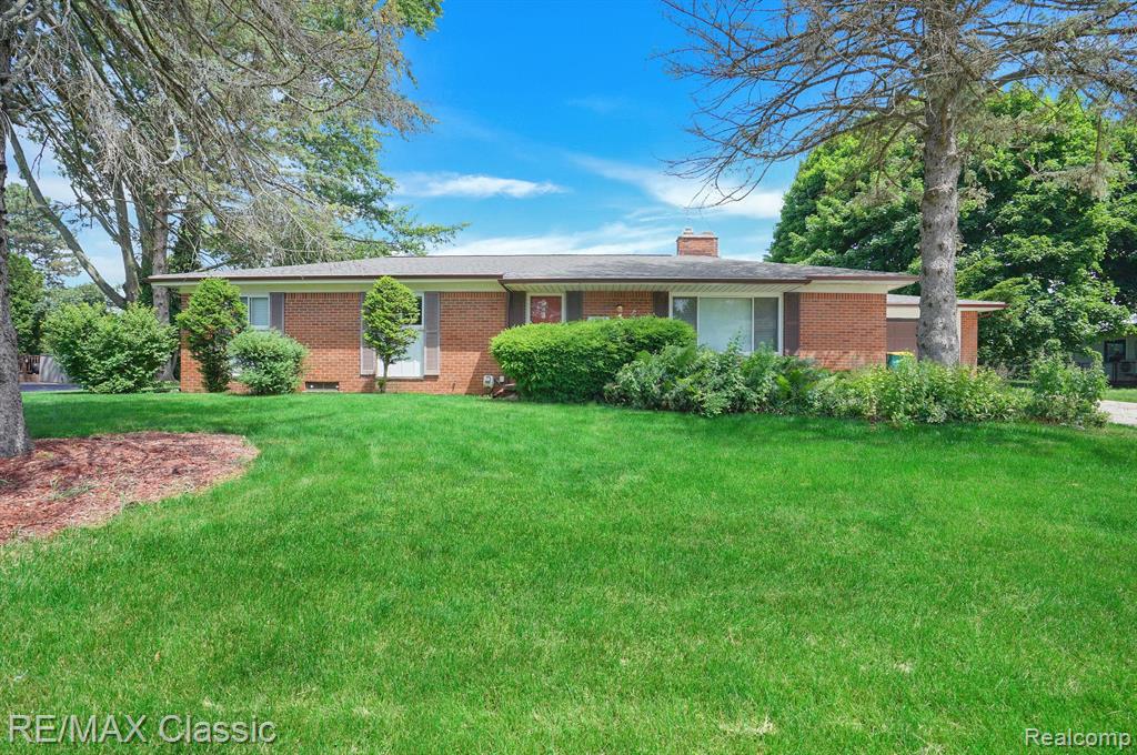 35192 Caryn Street Farmington Hills, MI 48331 - Photo 3 of 26