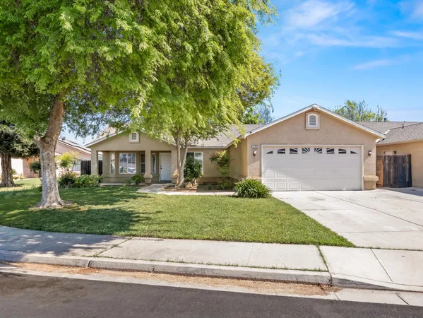 $420,000 | 390 Tucker Avenue, Sanger, CA 93657