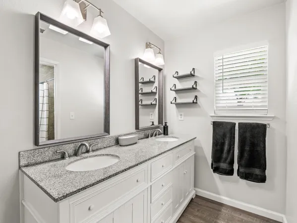 $420,000 | 390 Tucker Avenue, Sanger, CA 93657