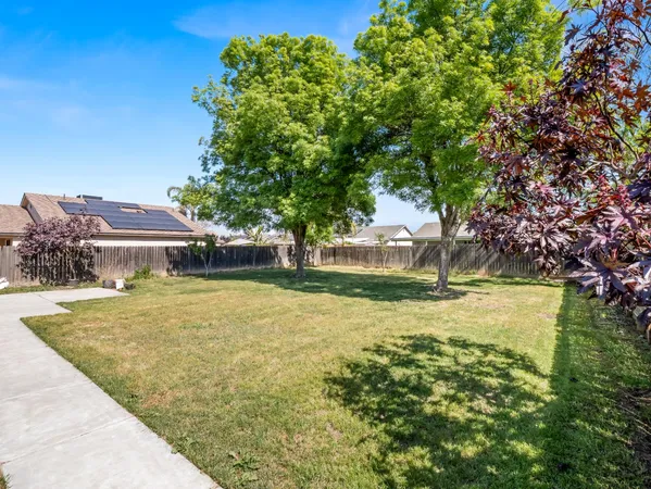 $420,000 | 390 Tucker Avenue, Sanger, CA 93657