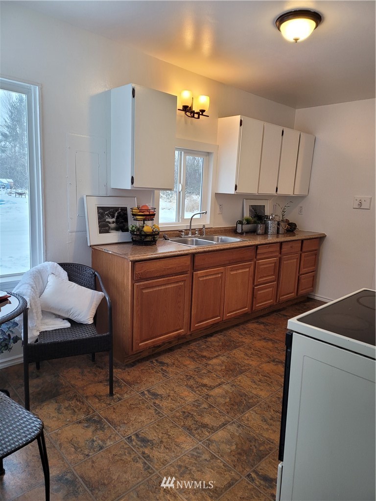 1907 Harding Road Aberdeen, WA 98520 - Photo 7 of 29 Gallery Image 7