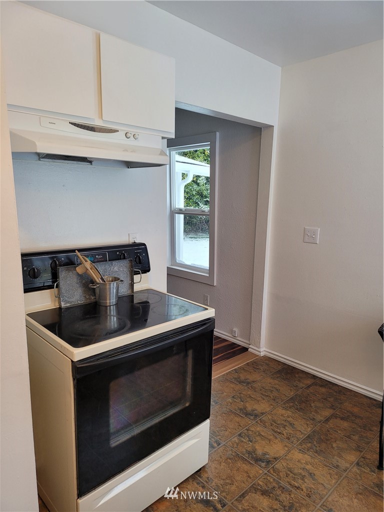 1907 Harding Road Aberdeen, WA 98520 - Photo 9 of 29 Gallery Image 9