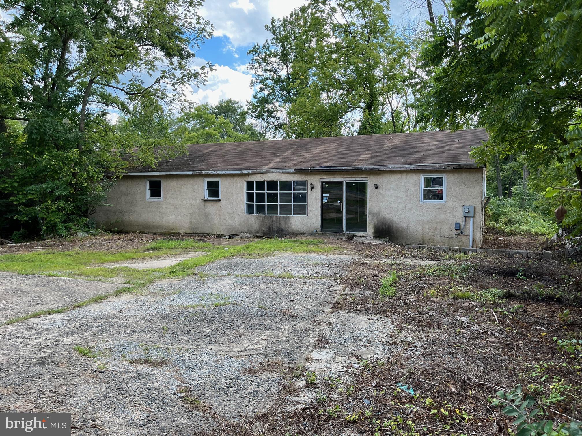 136 Hill Road Barto, PA 19504 - Photo 5 of 34