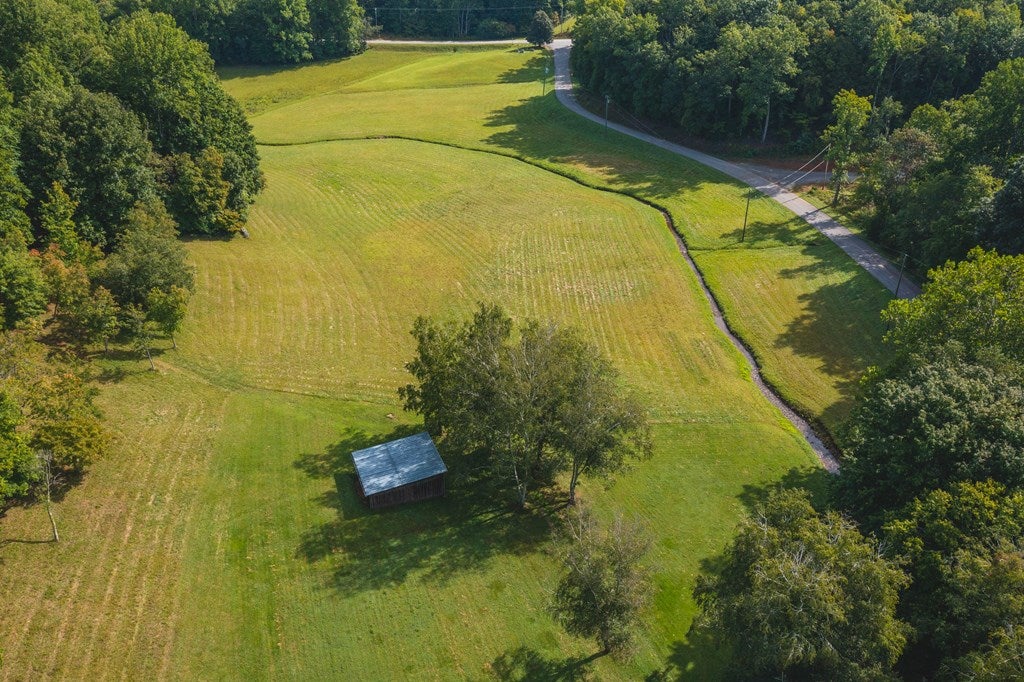 3607 Lone Ivy Road Stuart, VA 24171 - Photo 6 of 36 Gallery Image 6