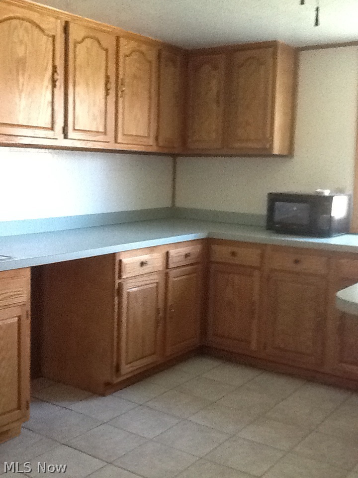 863 Ewart Road Akron, OH 44312 - Photo 8 of 10