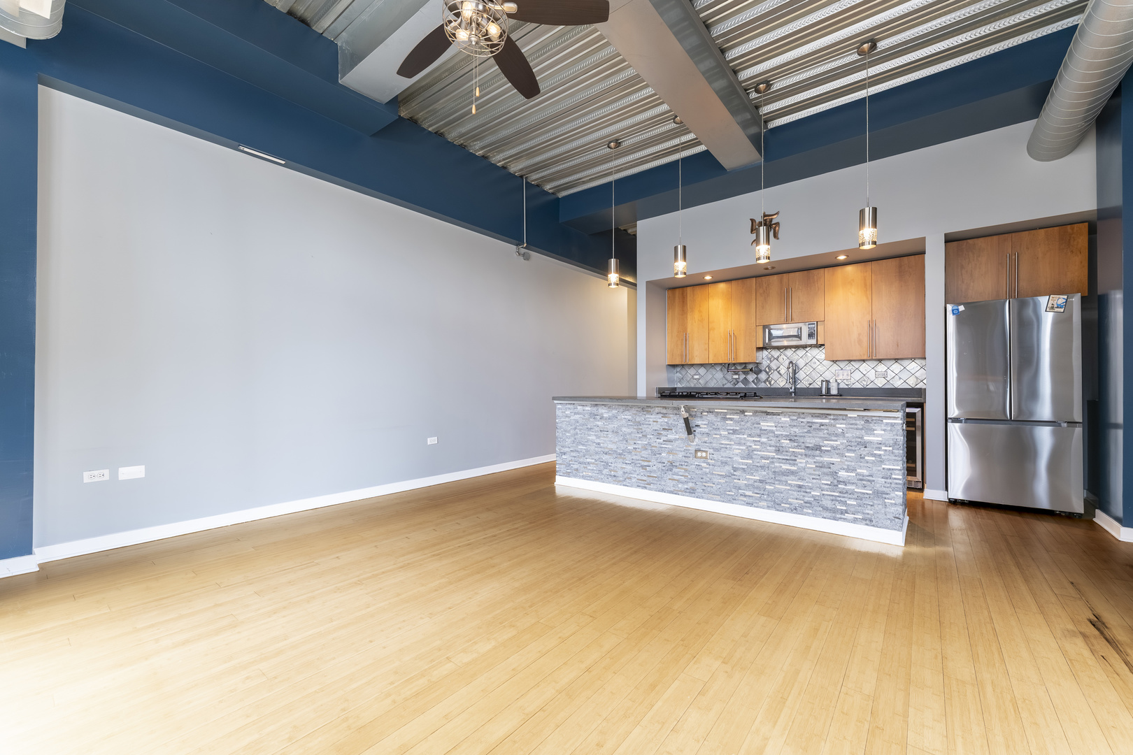 1910 South Indiana Avenue, Unit 421 Chicago, IL 60616 - Photo 8 of 28 a view of a room with a ceiling fan