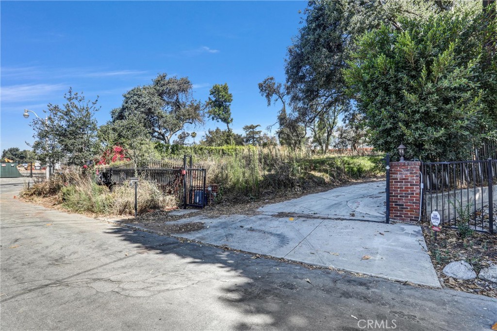 1085 Rubio Street Altadena, CA 91001 - Photo 4 of 49