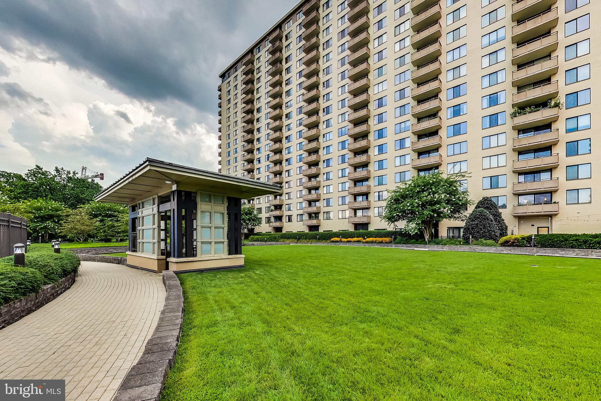 5225 Pooks Hill Road, Unit 1717N Bethesda, MD 20814 - Photo 13 of 74