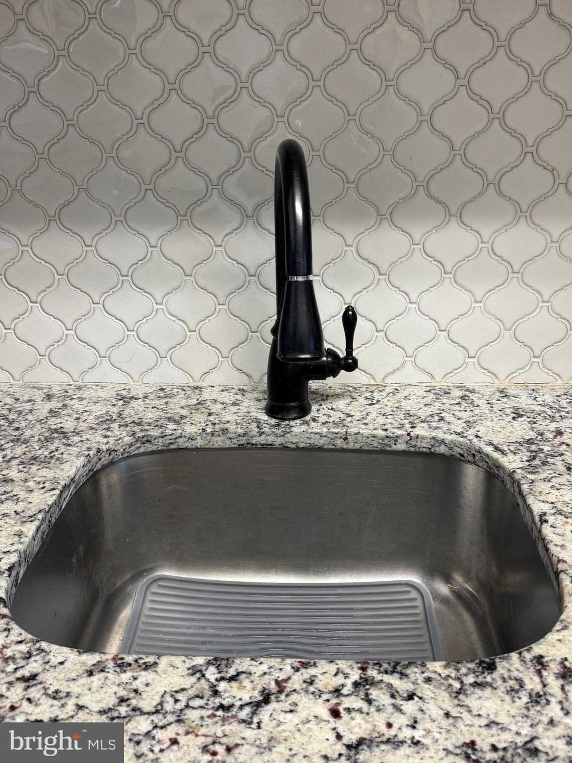 5225 Pooks Hill Road, Unit 1717N Bethesda, MD 20814 - Photo 34 of 74 KITCHEN