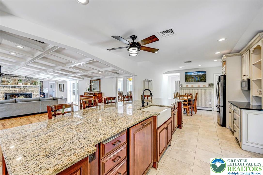 1284 Burger Hollow Road Effort, PA 18330 - Photo 27 of 100 Spacious Island w/ Granite Countertops