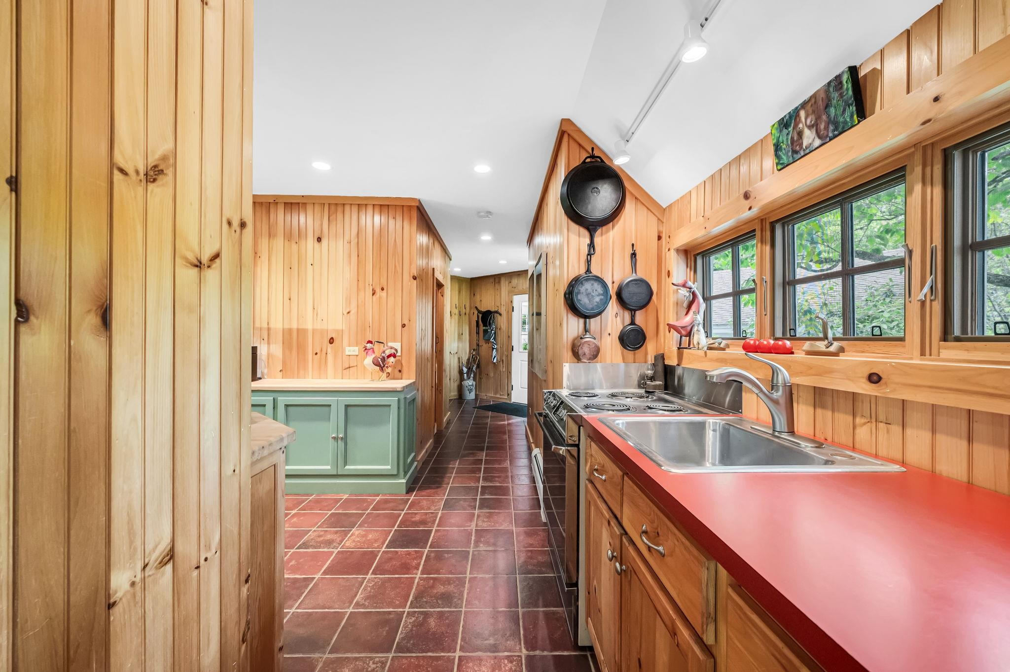 72 Aldrich Road Wilmington, VT 05363 - Photo 17 of 36 Gallery Image 17