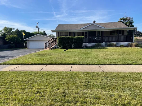 $385,000 | 5620 West 83rd Street, Burbank, IL 60459
