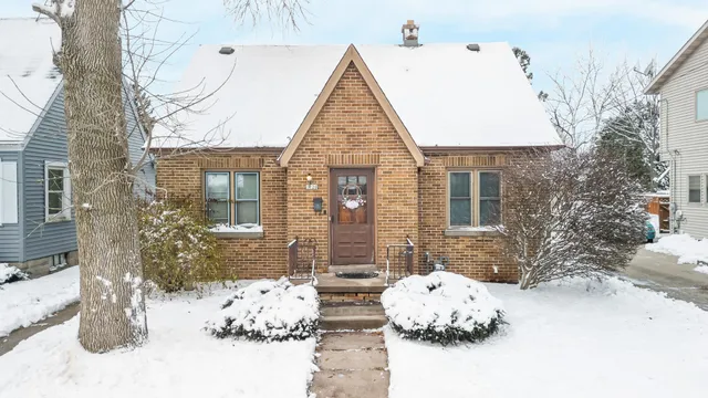 $180,000 | 1920 North 21st Street, Sheboygan, WI 53081