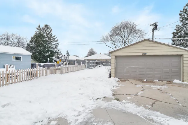 $180,000 | 1920 North 21st Street, Sheboygan, WI 53081