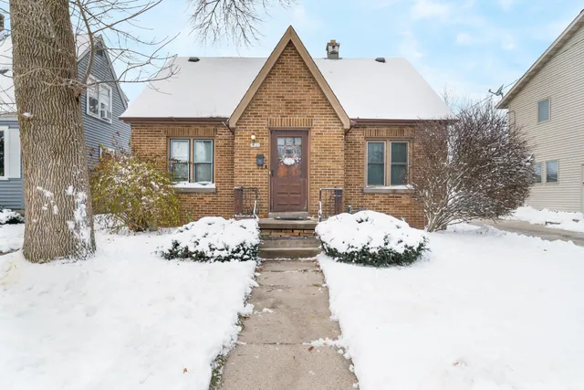 $180,000 | 1920 North 21st Street, Sheboygan, WI 53081