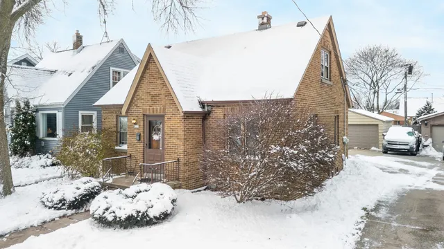 $180,000 | 1920 North 21st Street, Sheboygan, WI 53081