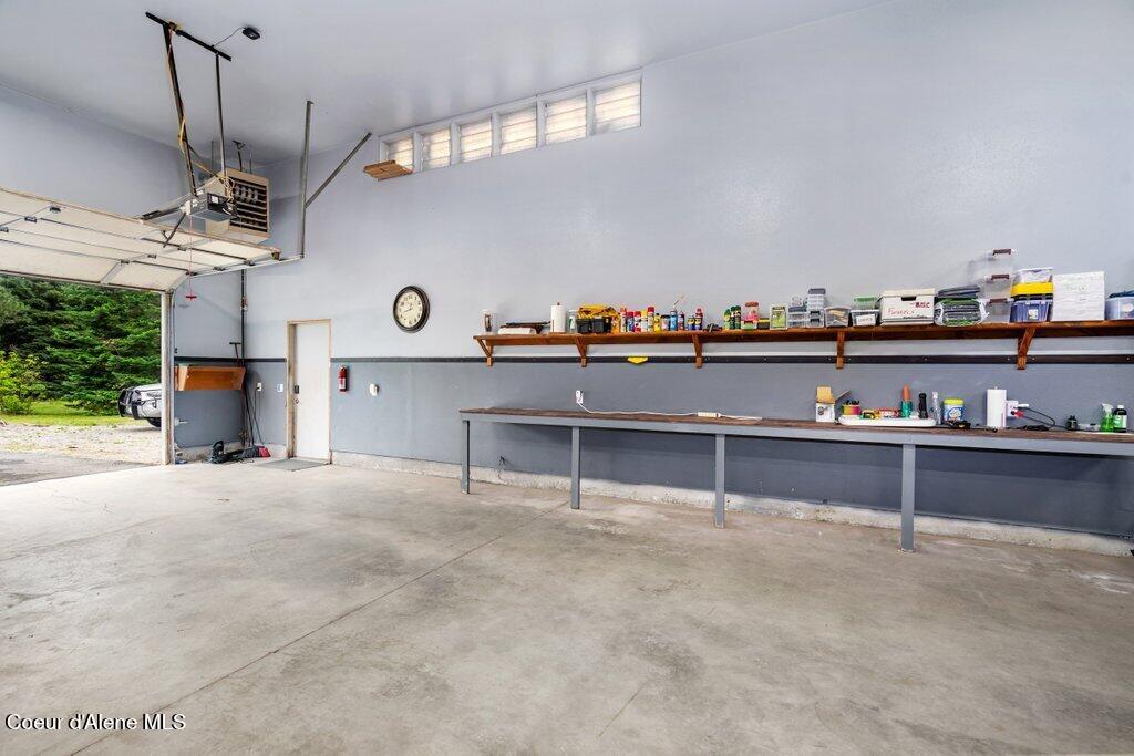 16907 North Trails End Road Rathdrum, ID 83858 - Photo 5 of 24 Interior Leftight side