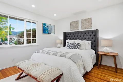 a view of livingroom with furniture and windows