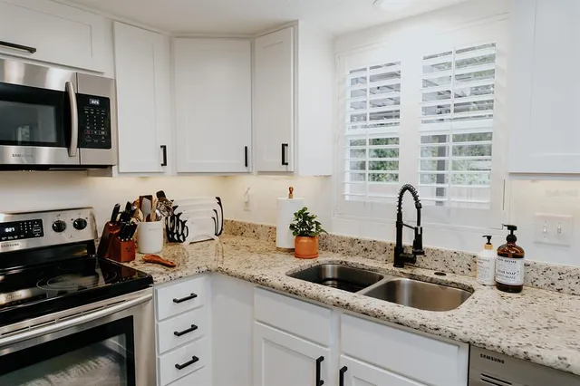 $715,000 | 2472 Temple Street, Sarasota, FL 34239