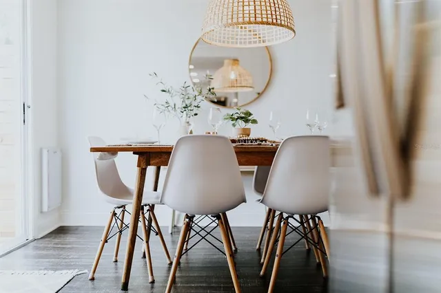 $715,000 | 2472 Temple Street, Sarasota, FL 34239