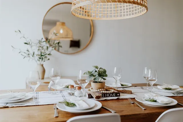 $715,000 | 2472 Temple Street, Sarasota, FL 34239