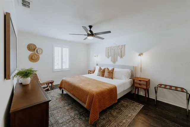 $715,000 | 2472 Temple Street, Sarasota, FL 34239