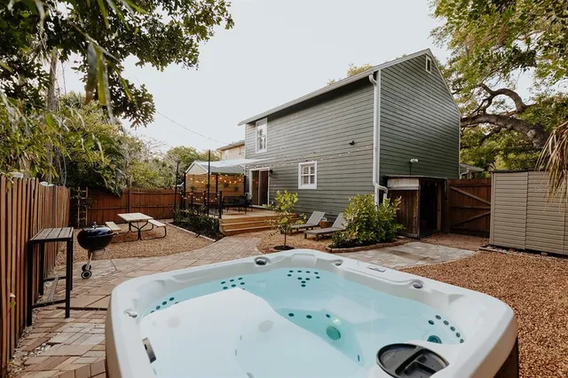 $715,000 | 2472 Temple Street, Sarasota, FL 34239