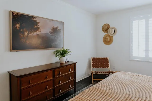 $715,000 | 2472 Temple Street, Sarasota, FL 34239