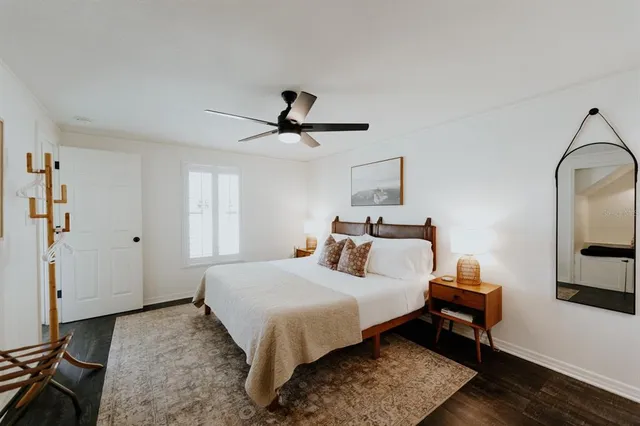 $715,000 | 2472 Temple Street, Sarasota, FL 34239