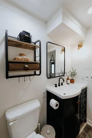 $715,000 | 2472 Temple Street, Sarasota, FL 34239