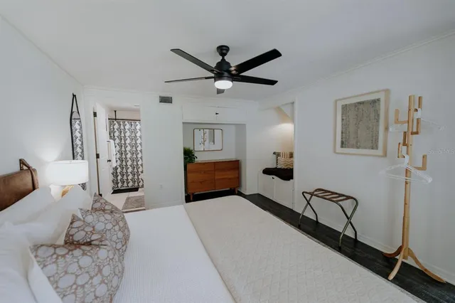 $715,000 | 2472 Temple Street, Sarasota, FL 34239