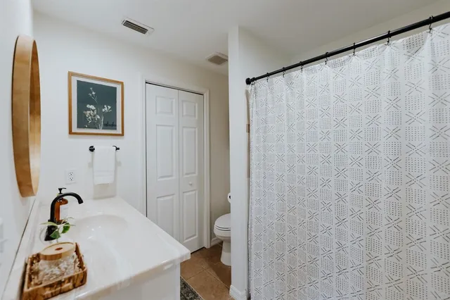 $715,000 | 2472 Temple Street, Sarasota, FL 34239