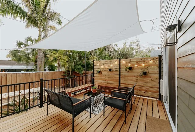 $715,000 | 2472 Temple Street, Sarasota, FL 34239