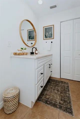 $715,000 | 2472 Temple Street, Sarasota, FL 34239