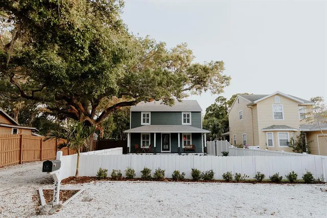 $715,000 | 2472 Temple Street, Sarasota, FL 34239