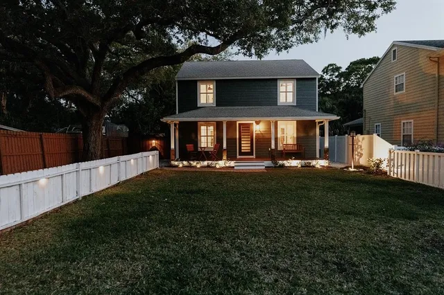 $715,000 | 2472 Temple Street, Sarasota, FL 34239