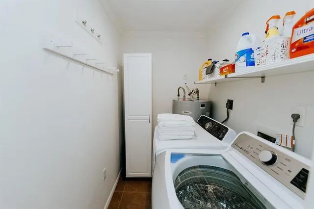 $715,000 | 2472 Temple Street, Sarasota, FL 34239