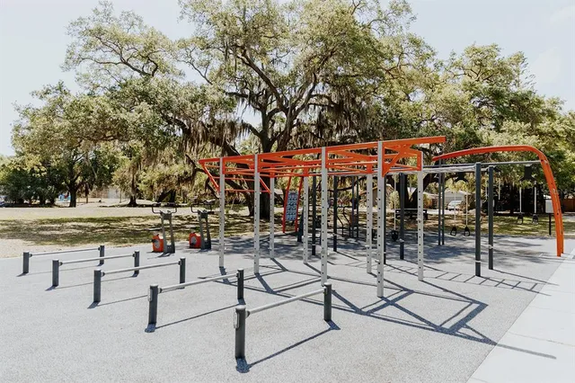 $715,000 | 2472 Temple Street, Sarasota, FL 34239