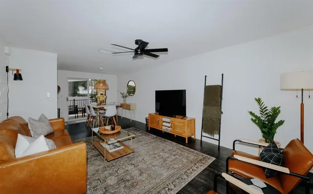 $715,000 | 2472 Temple Street, Sarasota, FL 34239