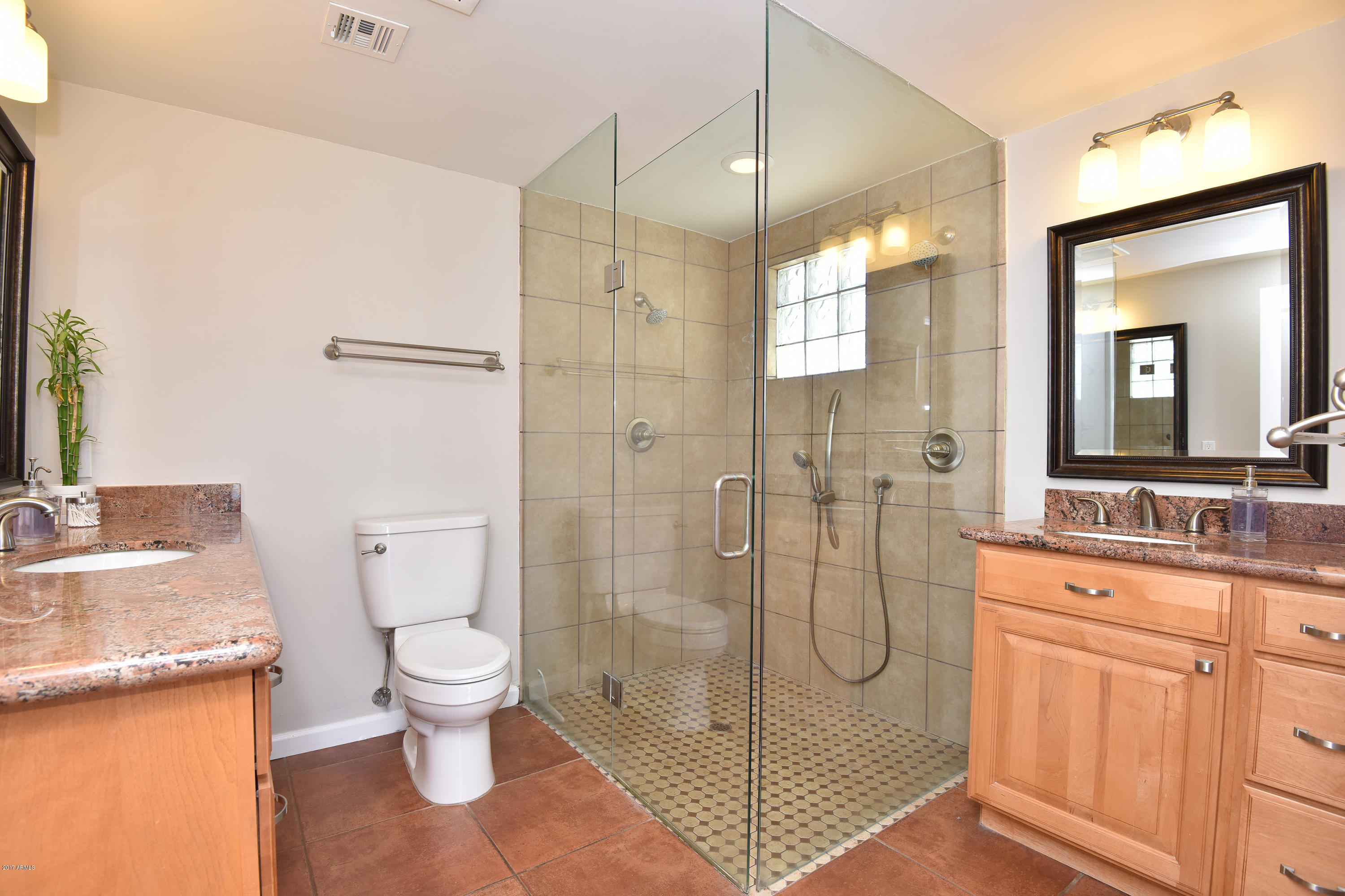 3864 North 50th Street Phoenix, AZ 85018 - Photo 28 of 53 028_Master Bath