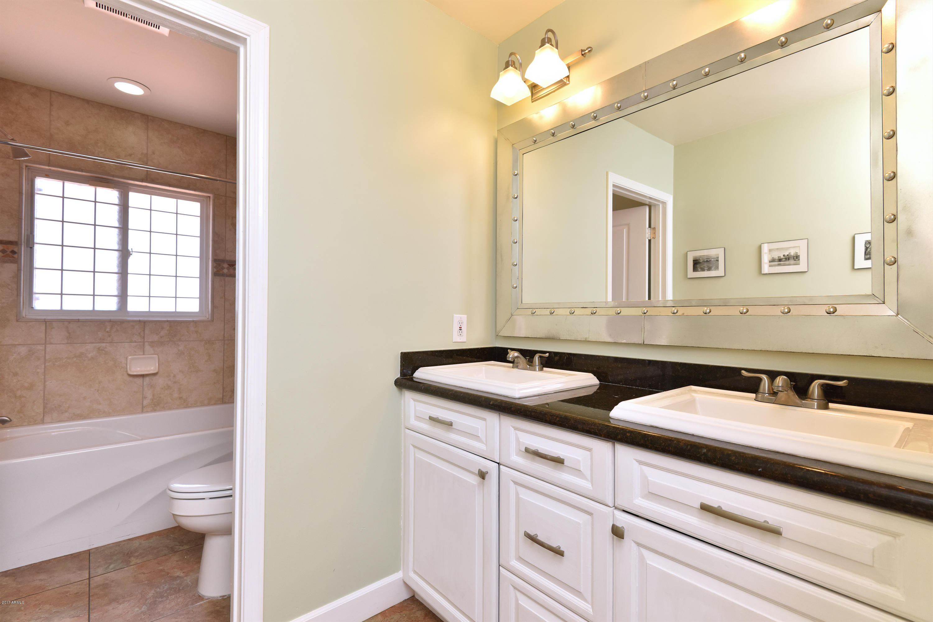 3864 North 50th Street Phoenix, AZ 85018 - Photo 40 of 53 040_Hall Bath