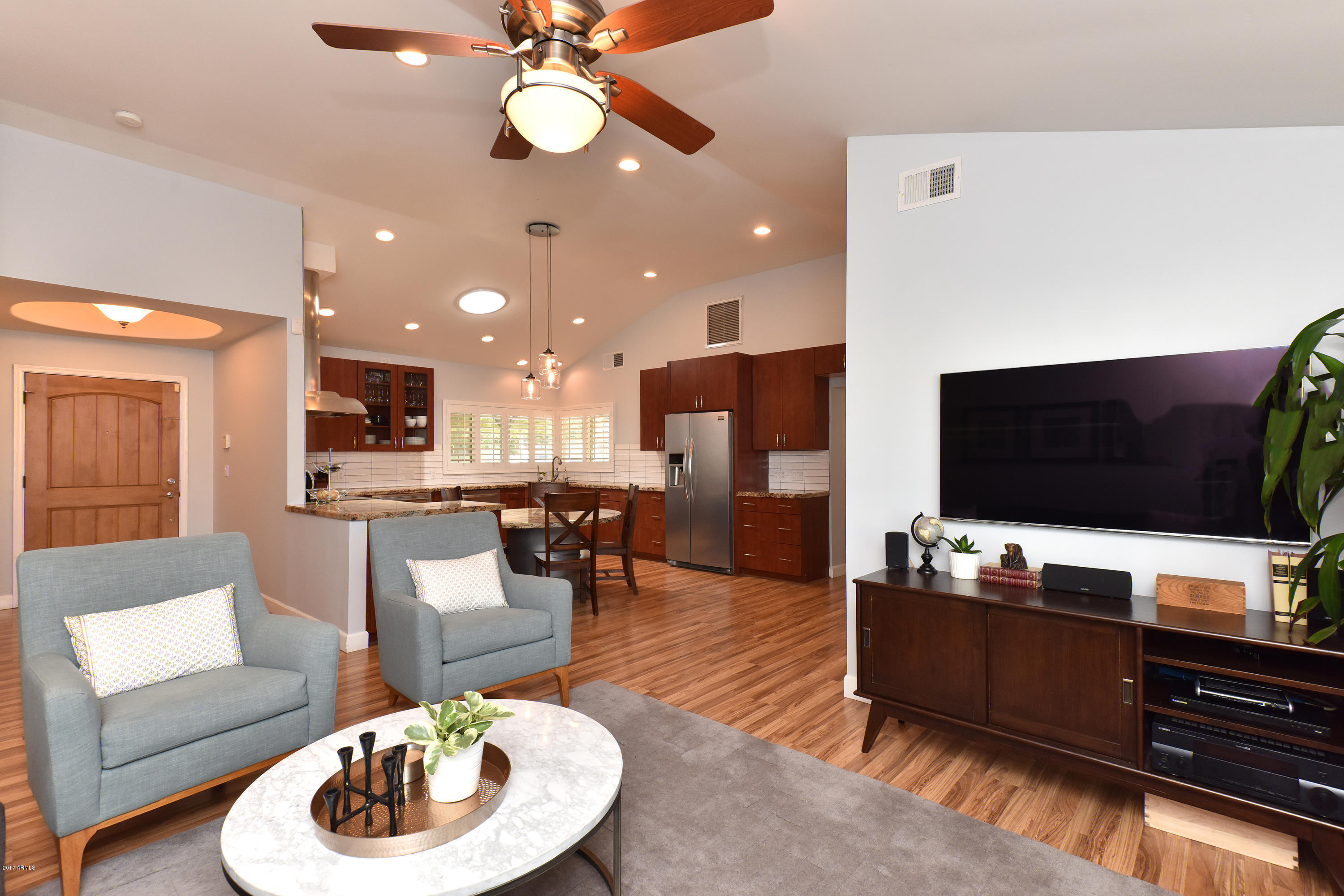 3864 North 50th Street Phoenix, AZ 85018 - Photo 7 of 53 007_Living 2