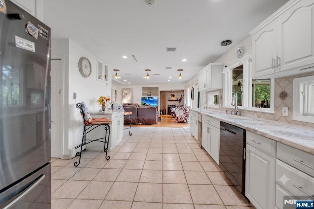 703 Stewart Street Ridgefield, NJ 07657 - Photo 12 of 46