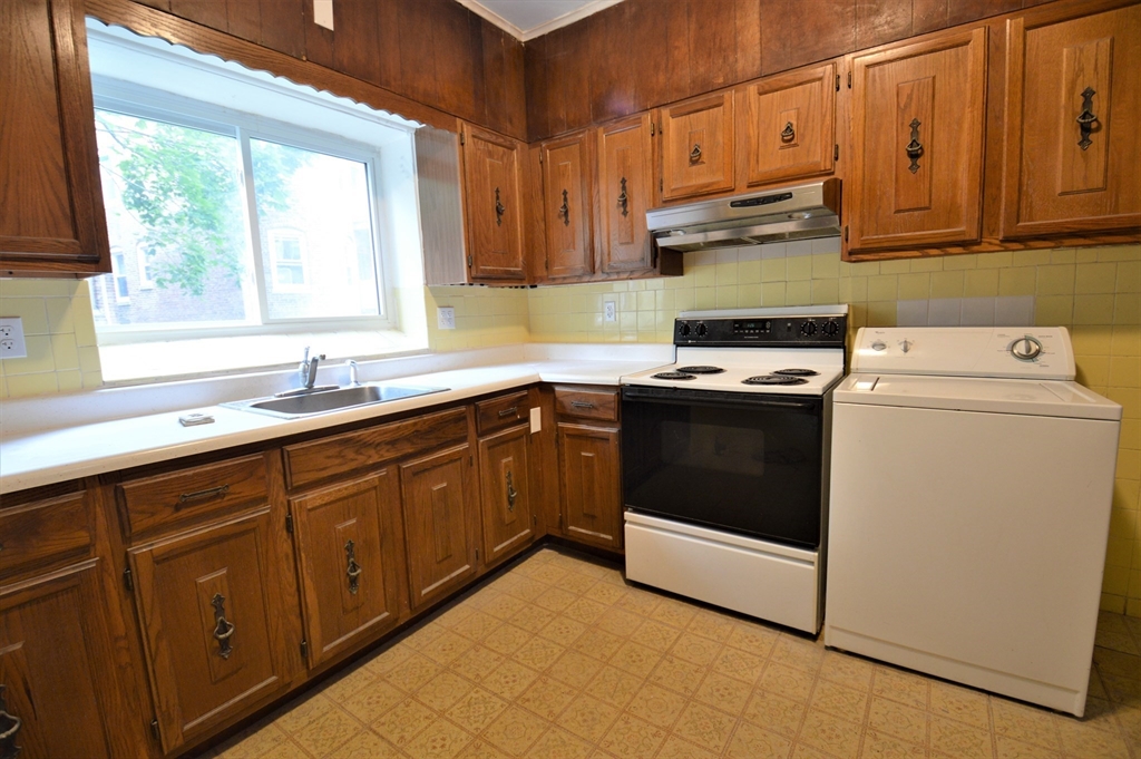 141 Fuller Street, Unit 1 Brookline, MA 02446 - Photo 11 of 18