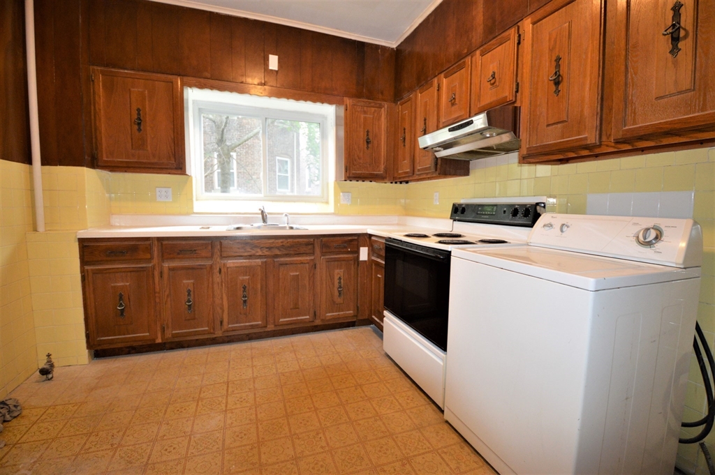 141 Fuller Street, Unit 1 Brookline, MA 02446 - Photo 9 of 18