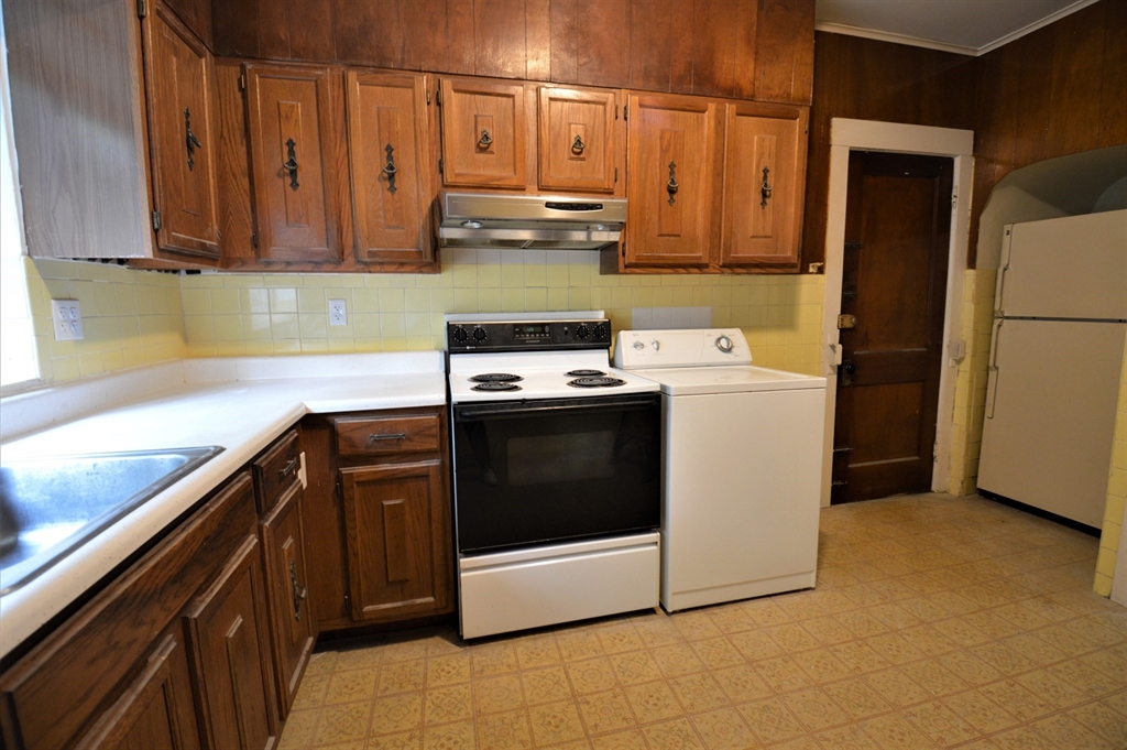 141 Fuller Street, Unit 1 Brookline, MA 02446 - Photo 10 of 18