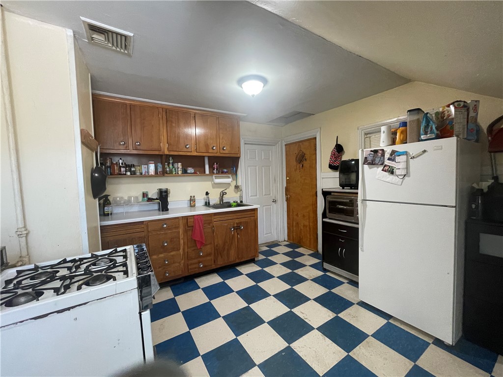 409 South Main Street Woonsocket, RI 02895 - Photo 19 of 25 Gallery Image 19